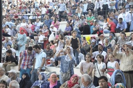 Kültür Şöleni’nde sahneler doldu taştı
