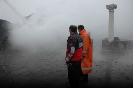 Kulubesi Yanan Bekçinin Çay Sefası Yarım Kaldı