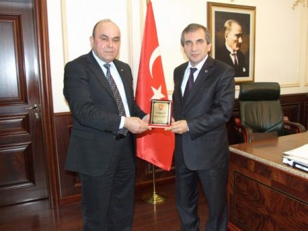 Kulüp Başkanı Çelik’ten, Vali Yazıcı’ya teşekkür plaketi