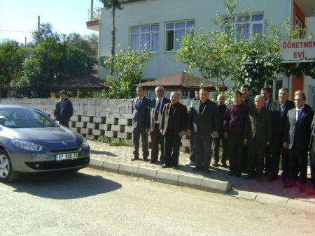 Kumluca’da Eğitime Katkı Sağlayanlar Ödüllendirildi