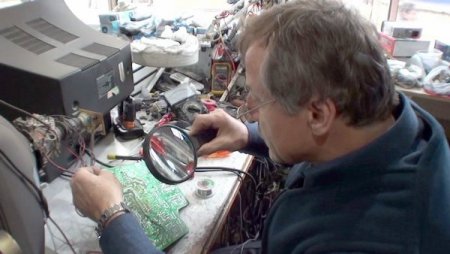 Kumluca'da televizyon tamirciliği tarihe karışıyor