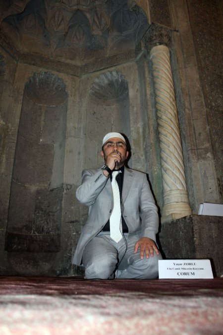 Kuran-ı Kerim’i En Güzel Yaşar Zorlu Okudu