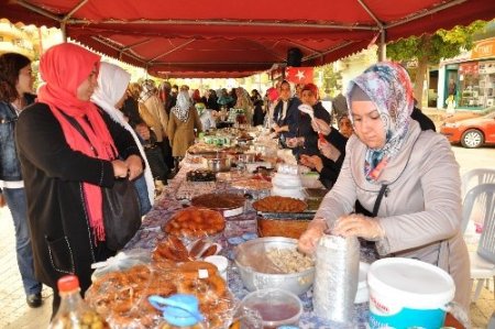 Kur'an kursları yararına kermes
