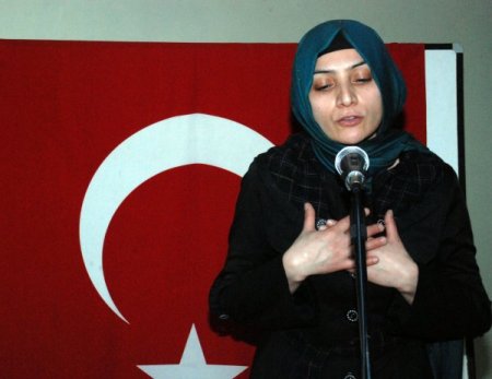 Kur’an Kursu Öğrencileri İstiklal Marşı'nı Güzel Okumak İçin Yarıştı