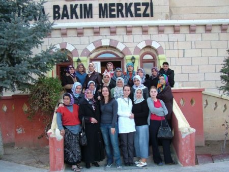 Kur’an Kursu Öğrencileri Yaşlıları Ziyaret Etti