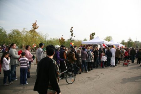 Kurban etinden döner yapıp dağıttılar