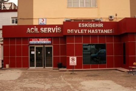 Kurban Keserken Göğsüne Bıçak Saplandı