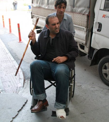 Kurban yerine kendini kesen acemi kasaplar hastanelere koştu