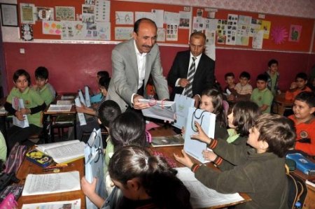 Kurbanoğlu, öğrencilere yerel yönetim dersi verdi