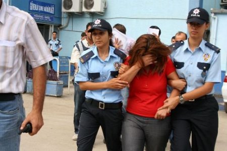 Kurpiyer Ablanın, 'amele' Kardeşleriyle Kurduğu Çete Çökertildi