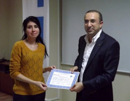 Kursiyerler, bilgisayarlı muhasebe kursu sertifikalarını aldı