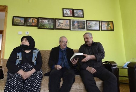 Kürt aydın, şehidin hikayesini yazıp ailesini ziyaret etti (Özel)