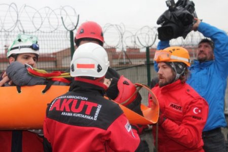 Kurtarma tatbikatı nefes kesti