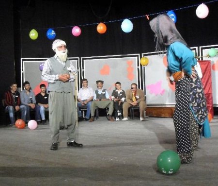 Kürtçe 'izdivaç' Oyunu Malatyalıların Beğenisini Kazandı
