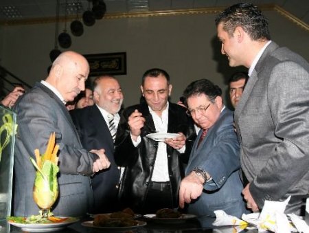 Kurtlar Vadisi'nin Memati'si Erbil'de Baklavacı Açtı