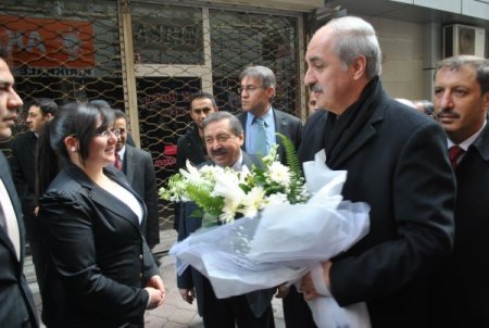 Kurtulmuş: Darbeyi benimseyen partiler tarihten silinmeye mahkumdur