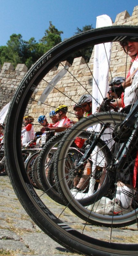 Kuruluştan Kurtuluşa Bisiklet Turunun üçüncü etabı Bursa Tophane’den başladı