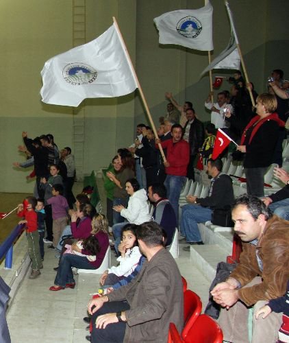 Kurumlar Arası Cumhuriyet Kupası'nı Bartın Belediyesi Takımı Kazandı