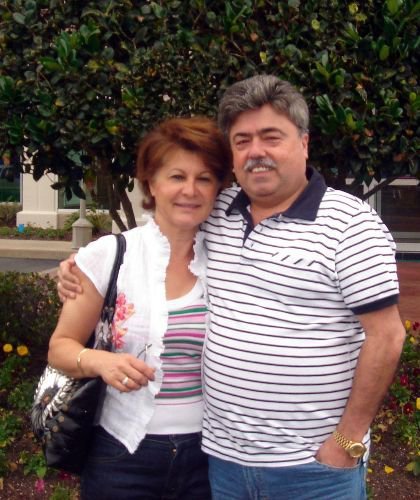 Kuşadalı İşadamı Ve Eşi Toprağa Verildi