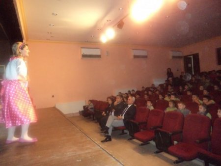 Kuşadası Toplum Sağlığı Merkezi çalışanları obeziteyi tiyatroyla anlattı