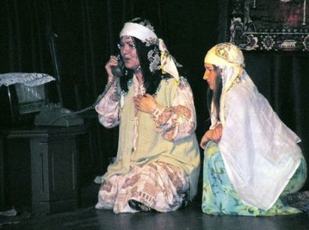 Kuşadası'nda Anneler, Yoksullar İçin Sahne Alacak