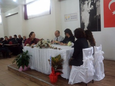 Kuşadası’nda bugün 10 dakikada bir nikah kıyılıyor