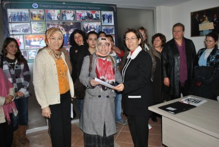 Kuşadası'nda ilk mikro kredi dağıtıldı