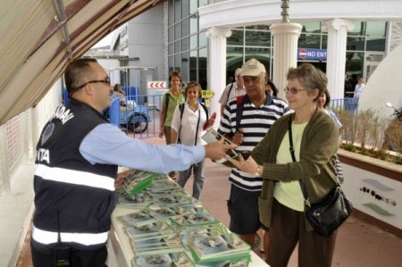 Kuşadası'nda turistler için şehiriçi yürüyüş turları başladı