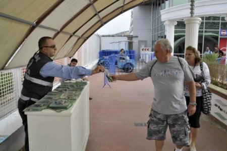 Kuşadası'nda turistler için şehiriçi yürüyüş turları başladı