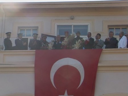 Kuşadası'nın Kurtuluş Töreninde Chp Çeleng Koymayı Unuttu
