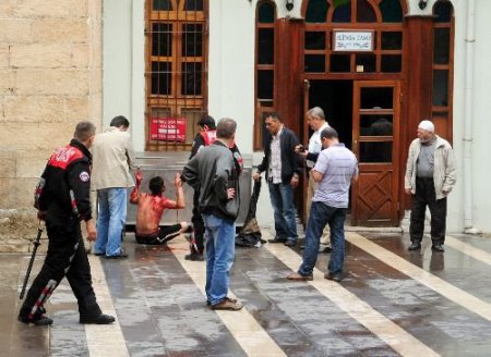 Kütahya'da Bir Asker Kendini Jiletledi