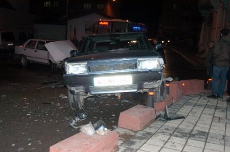 Kütahya'da trafik kazası: 3 yaralı
