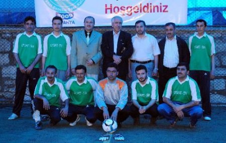 Kütahya'daki Din Görevlilerinin Halı Saha Mücadelesi
