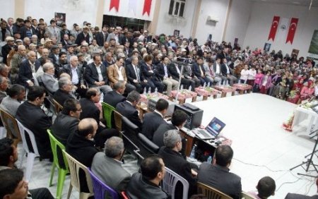 Kutlu Doğum coşkusu salona sığmadı