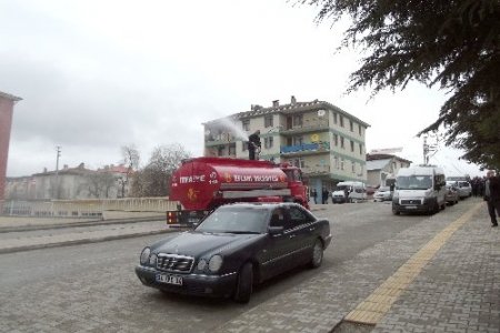 Kutlu Doğum dolayısıyla Eflani'de sokaklar gül suyu ile yıkandı