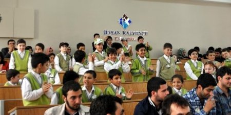 Kutlu Doğum etkinliğinde dünyanın renkleri buluştu