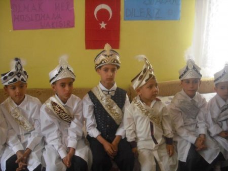 Kutlu Doğum Haftası'nda 16 Çocuk Ücretsiz Sünnet Ettirildi