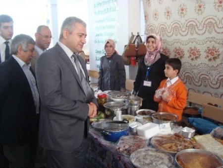 Kutlu Doğum Haftası'nda müftülük kermes düzenledi