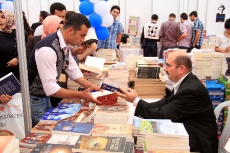 'Kutlu Doğum' kitap okuma yarışmasında dereceye girenler umre ile ödüllendirildi