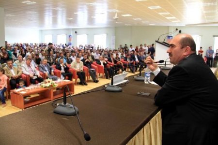 'Kutlu Doğum' kitap okuma yarışmasında dereceye girenler umre ile ödüllendirildi