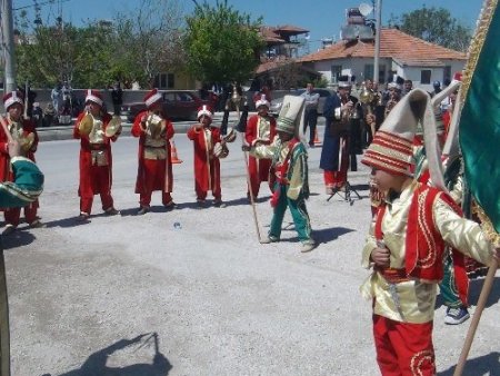 Kutlu Doğum programına minik mehteranlar damgasını vurdu