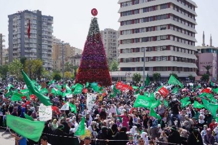Kutlu Doğum programında Türkçe ve Kürtçe ezgiler seslendirildi