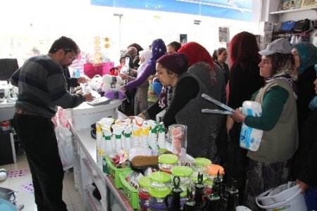 Kutlu Doğum'da maliyetine satışla, vatandaşları sevindiriyor