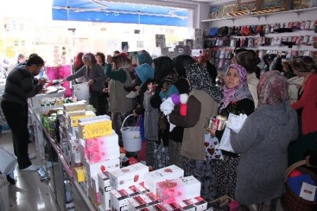 Kutlu Doğum'da maliyetine satışla, vatandaşları sevindiriyor