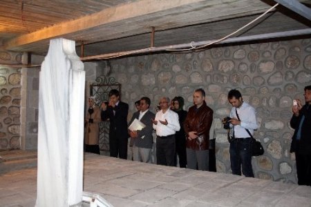 Kutlu: Türbeyi maneviyatın yaşandığı bir vaha haline getirmek istiyoruz