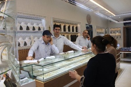 Kuyumcularda çeyrek altın bitti