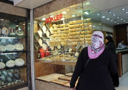 Kuyumcularda çeyrek altın bitti