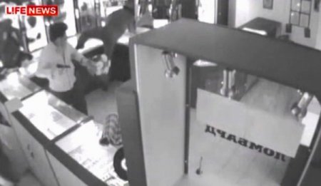 Kuyumcuya Çiçekli Soygun Güvenlik Kamerasında