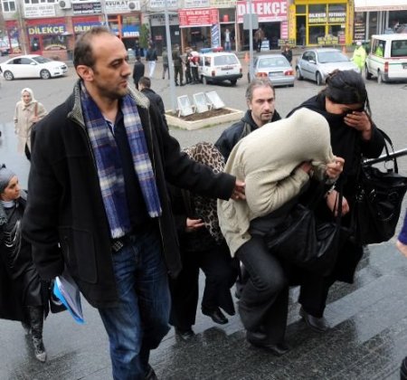 Kuyumcuyu Soyan 3 Kadın Hırsız Tutuklandı