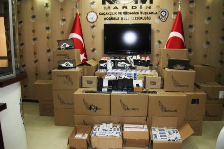 Kuzey Irak’tan kargo aracıyla gelen kaçak mallara el konuldu